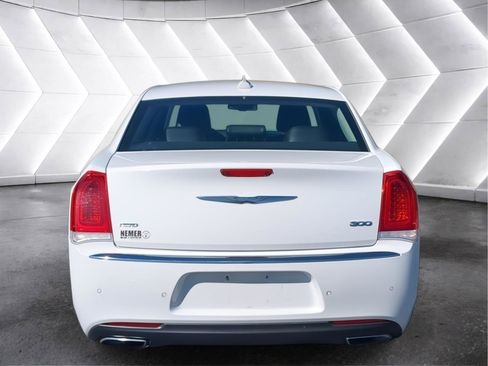 Used 2018 Chrysler 300 Limited w/ Safetytec Plus Group AWD/4WD image 5