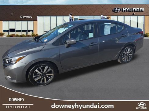 Used 2025 Nissan Versa SV FWD image 1