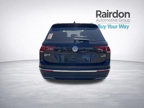 Used 2018 Volkswagen Tiguan SEL AWD/4WD image 6