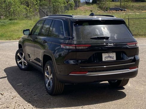 New 2026 Jeep Grand Cherokee Limited w/ Luxury Tech Group II RWD image 34
