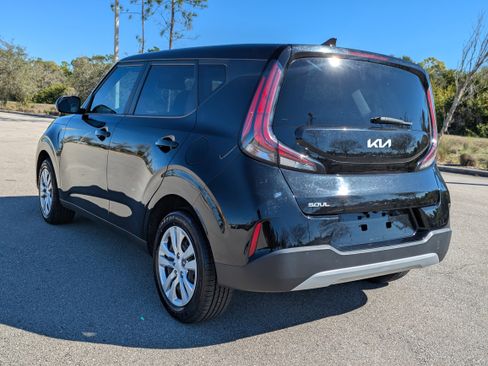 Certified 2023 Kia Soul LX image 7