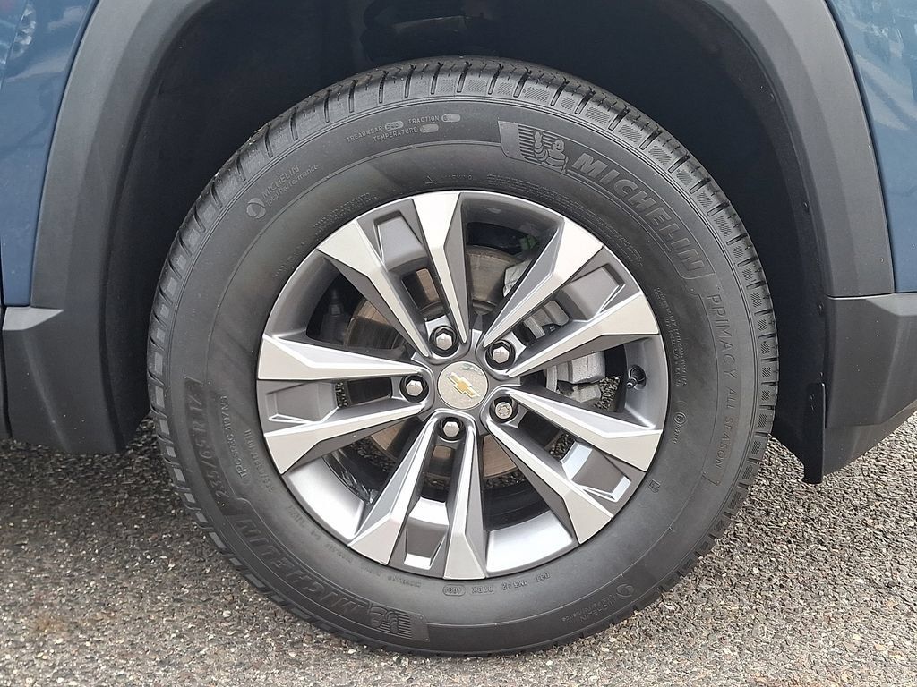 Certified 2025 Chevrolet Equinox LT AWD/4WD image 11
