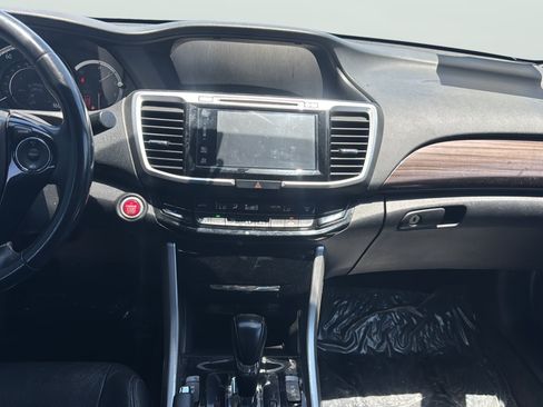 Used 2017 Honda Accord EX-L image 15