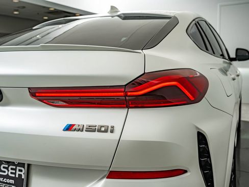Used 2023 BMW X6 M50i AWD/4WD image 15