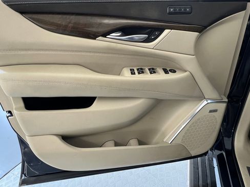 Used 2018 Cadillac Escalade Premium Luxury image 11