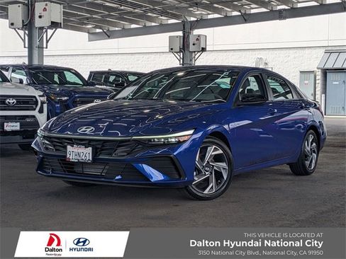 Used 2025 Hyundai Elantra Sport image 1
