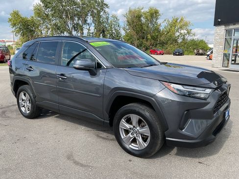 Used 2022 Toyota RAV4 XLE w/ Convenience Package AWD/4WD image 10