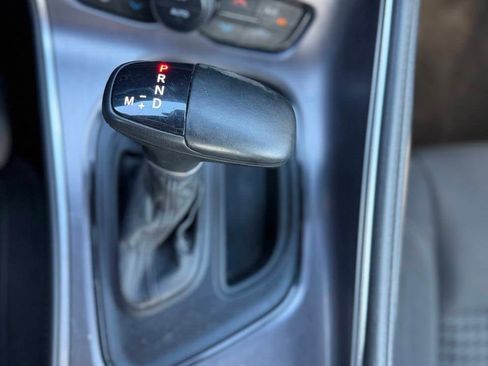 Used 2017 Dodge Challenger SXT image 19