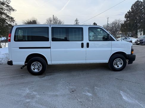 Used 2022 Chevrolet Express 2500 w/ Driver Convenience Package image 3