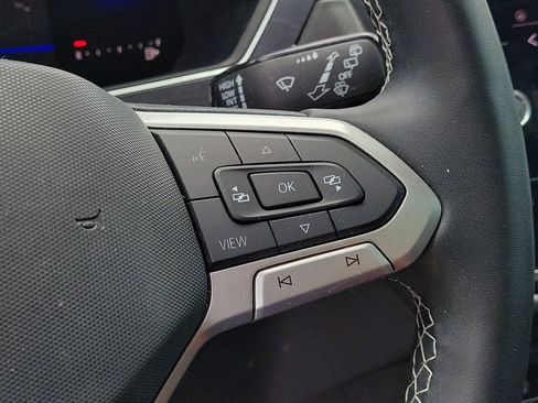 Used 2022 Volkswagen Tiguan SE w/ Panoramic Sunroof Package image 30