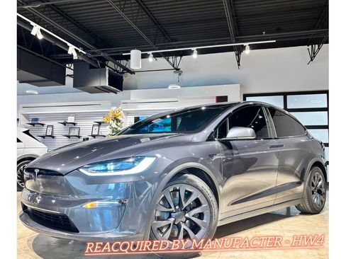Used 2024 Tesla Model X image 1
