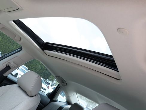 Used 2025 Honda Accord SE image 15