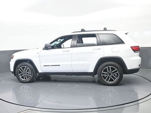 Used 2021 Jeep Grand Cherokee Trailhawk w/ Trailhawk Luxury Group AWD/4WD image 3