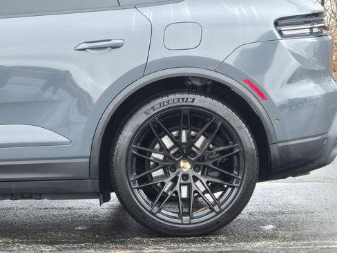 Used 2025 Porsche Macan Electric image 12