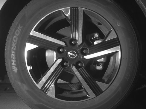 Used 2025 Nissan Sentra SV image 13