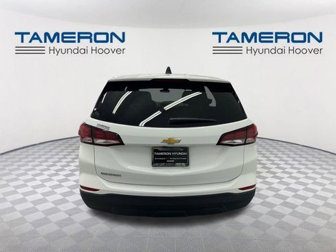 Used 2022 Chevrolet Equinox LS w/ LS Convenience Package FWD image 4