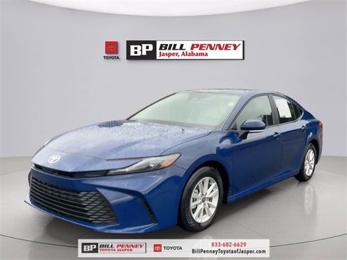 Used 2025 Toyota Camry LE image 1