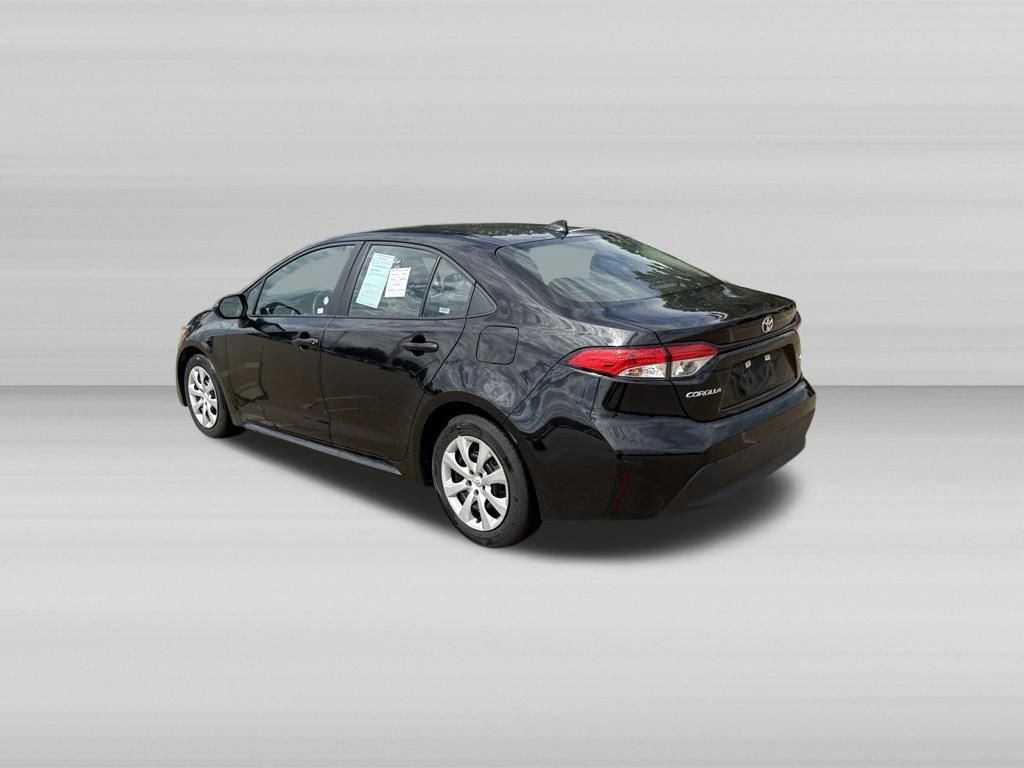 Used 2025 Toyota Corolla LE FWD image 8