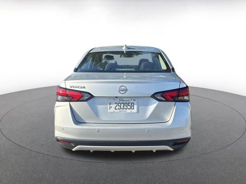 Used 2025 Nissan Versa SV image 5