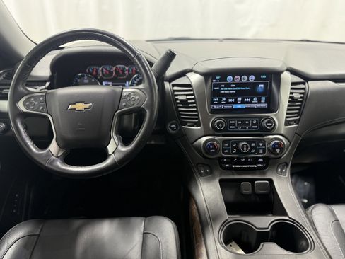 Used 2020 Chevrolet Suburban LT w/ Luxury Package image 18