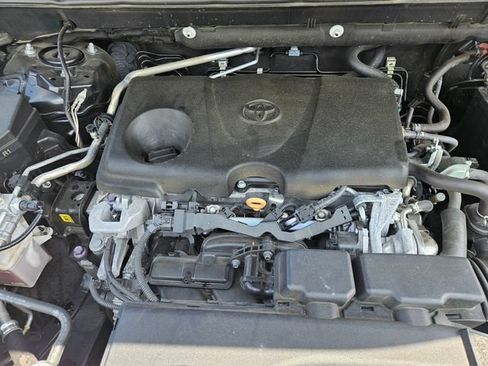 Used 2020 Toyota RAV4 LE FWD image 22