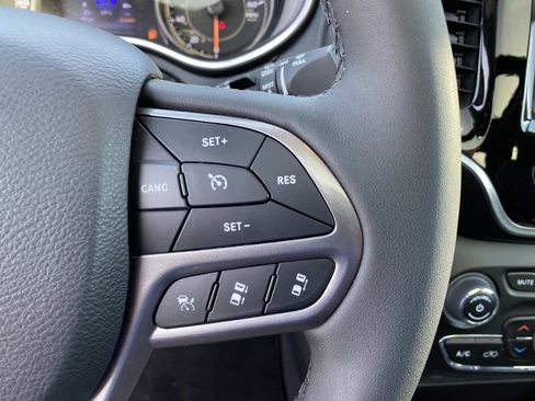 Certified 2022 Jeep Cherokee Limited image 19