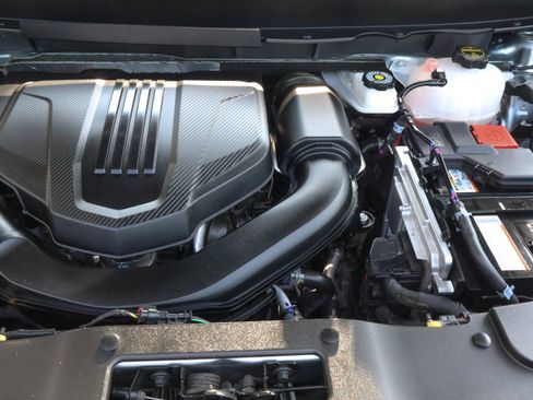 Used 2026 GMC Acadia Elevation w/ Elevation Premium Package FWD image 18