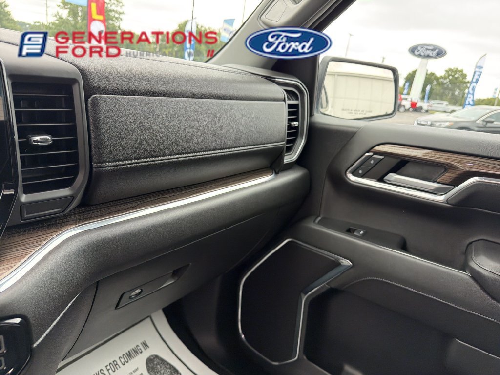 Used 2024 Chevrolet Silverado 1500 LT AWD/4WD image 25