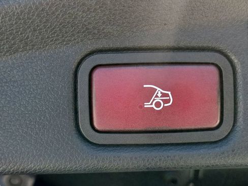 Used 2023 Mercedes-Benz E 450 Cabriolet image 12