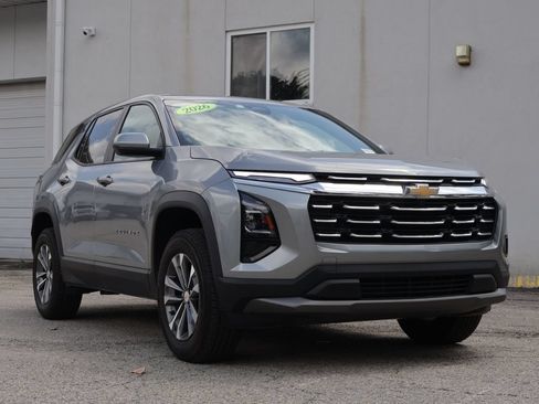 Used 2026 Chevrolet Equinox LT FWD image 1