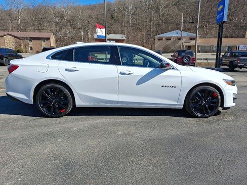 Used 2022 Chevrolet Malibu LT w/ Leather Package image 7