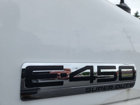 Used 2017 Ford E-450 and Econoline 450 Super Duty w/ Power Windows & Locks Group image 18