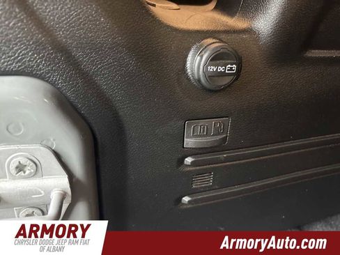 Used 2022 Jeep Wrangler Unlimited Sahara w/ Cold Weather Group image 30