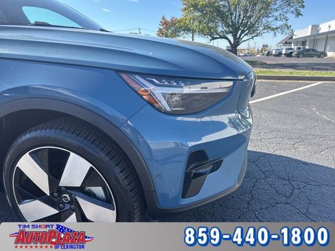 Used 2023 Volvo XC40 Recharge Ultimate image 16