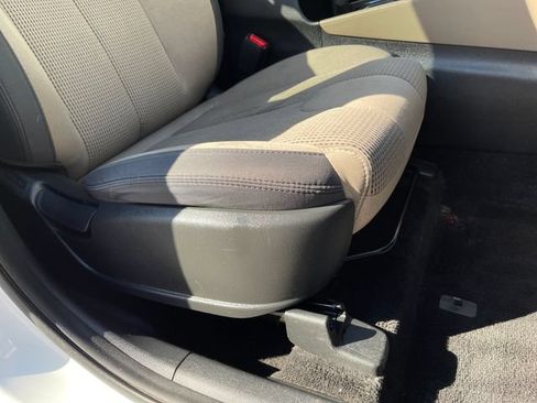 Used 2019 Hyundai Santa Fe SEL AWD/4WD image 32