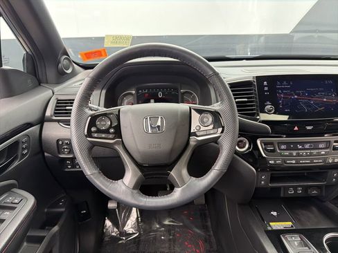 Used 2025 Honda Passport Black Edition image 8