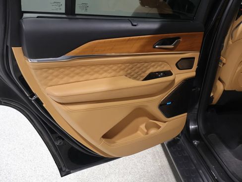Certified 2023 Jeep Grand Cherokee L Summit AWD/4WD image 20