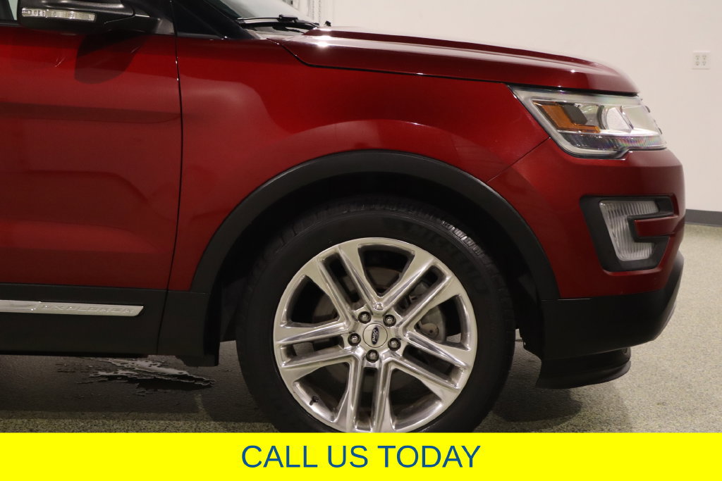 Used 2017 Ford Explorer XLT w/ Equipment Group 202A FWD image 13