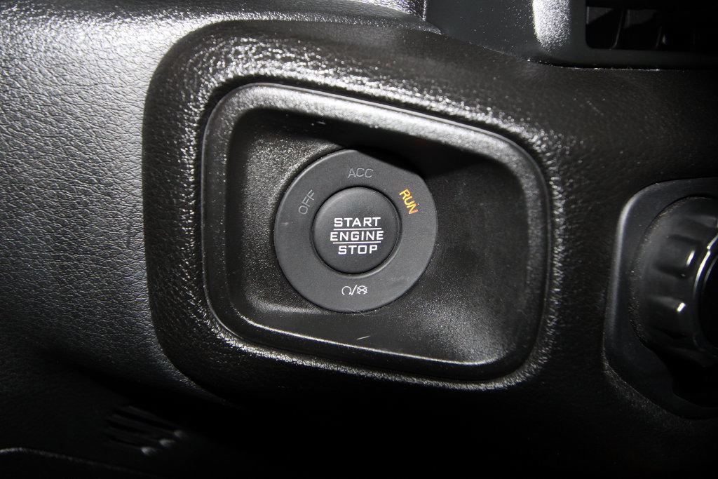 Used 2024 Jeep Gladiator Sport AWD/4WD image 12