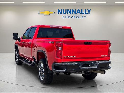Used 2022 Chevrolet Silverado 2500 Custom w/ Custom Value Package AWD/4WD image 3