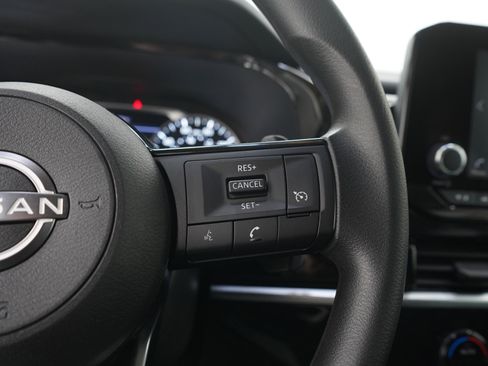 Used 2022 Nissan Pathfinder S AWD/4WD image 27