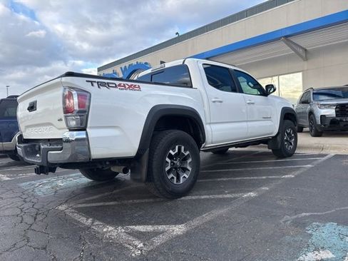 Used 2021 Toyota Tacoma TRD Off-Road image 3