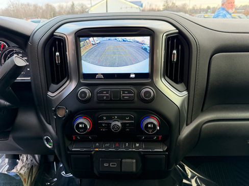 Used 2022 Chevrolet Silverado 1500 LT w/ Bed Protection Package image 28