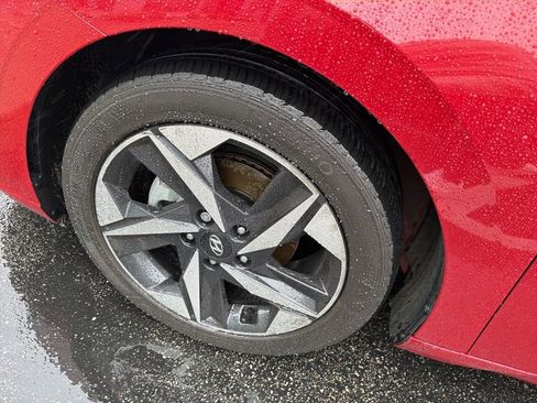 Used 2023 Hyundai Elantra SEL w/ Convenience Package FWD image 9