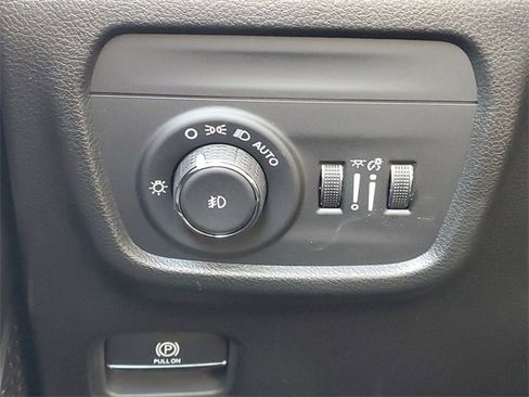 New 2025 Jeep Grand Cherokee Limited w/ Luxury Tech Group II image 20