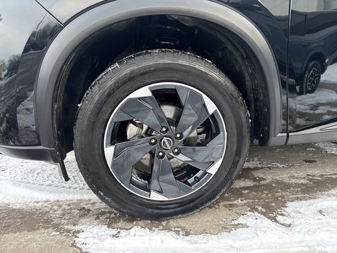 Used 2024 Nissan Rogue SV image 45