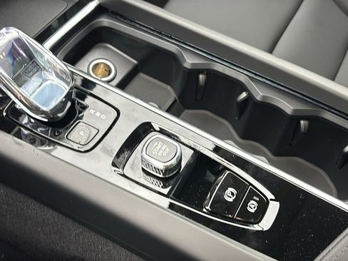 New 2026 Volvo XC60 B5 Plus w/ Protection Package Premier image 22