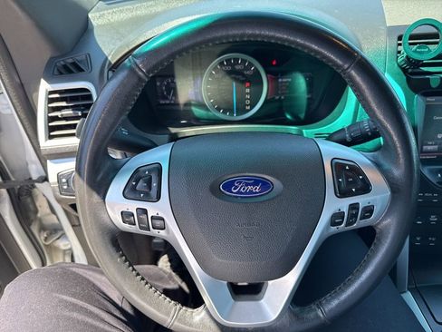 Used 2013 Ford Explorer XLT AWD/4WD image 15
