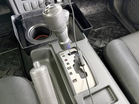 Used 2013 Toyota FJ Cruiser 4WD image 47