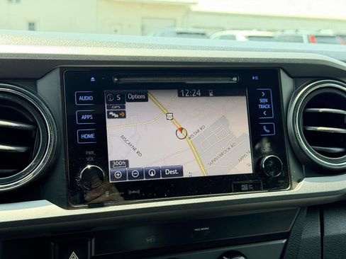 Certified 2019 Toyota Tacoma TRD Sport AWD/4WD image 3